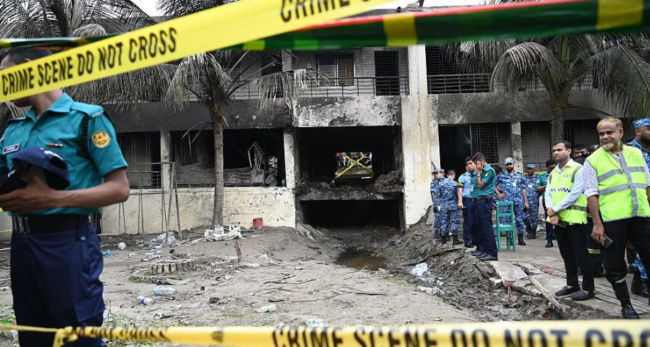 Tragédia em Dhaka: Professora Heroína Morre ao Salvar Alunos de Acidente Aéreo em Bangladesh